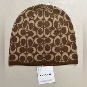 NWT - COACH Unisex Logo Wool

Blended Beanie